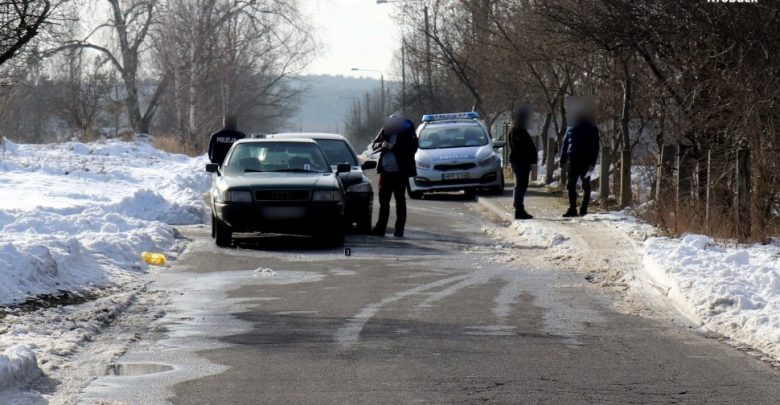Śląskie: 3 promile, bez prawa jazdy i za kierownicą kradzionego Audi! Pijany wjechał w dwie kobiety i dziecko! (fot.KPP Kłobuck)