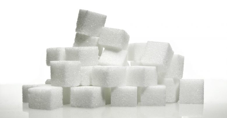 Ile cukru zjada przeciętny Polak? Bardzo dużo! MZ opublikowało raport