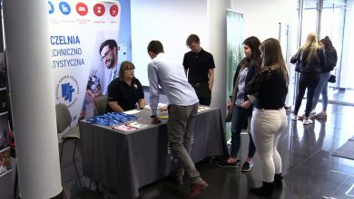 Tegoroczni maturzyści powoli rozglądają się za uczelnią, na której chcieliby kontynuować naukę. Dziś mieli okazję się przekonać co oferuje Wyższa Szkoła Techniczna w Katowicach