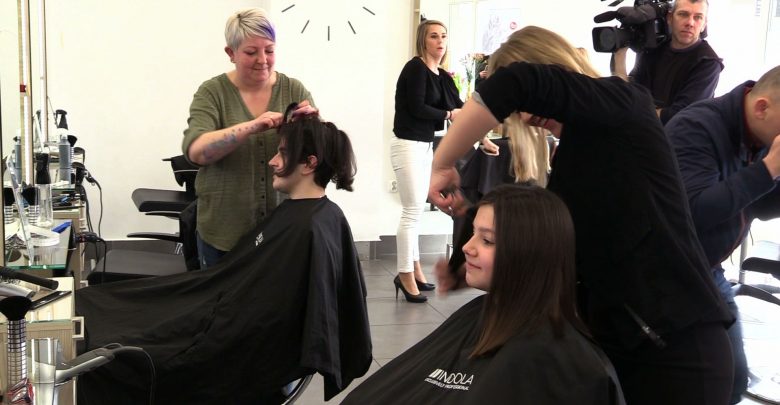 Chorzów: Ścięły włosy w Dzień Kobiet, czyli akcja „Daj włos! Dziewczyny dla dziewczyn”
