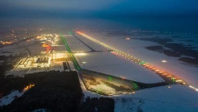 Do lotniska w Pyrzowicach dojedziemy koleją z Tarnowskich Gór lub z Zawiercia. PKP Polskie Linie Kolejowe S.A. planują nowe połączenie, dzięki któremu podróżni szybko i sprawnie dojadą do portu lotniczego „Katowice Airport” (fot.Katowice Airport)