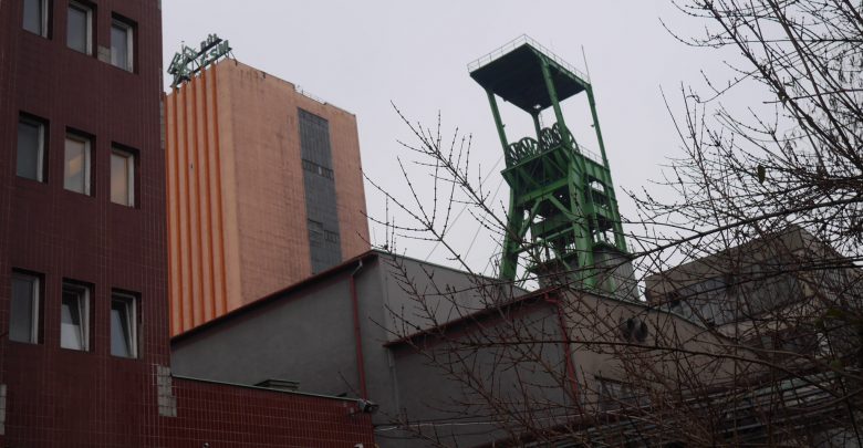 Wybuch w kopalni CSM Stonawa: ratownicy schodzą po górników