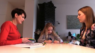 8-letnia Pola z Gliwic napisała książkę. KTO MIESZKA ZA MEBLAMI ma pomóc innym dzieciom walczyć ze strachem!