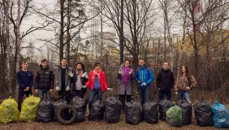 Trash Challenge w Jaworznie: uczniowie sprzątają i robią zdjęcia