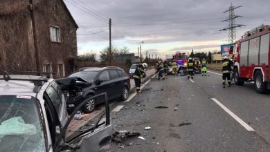 We wtorek rano przy ul. Gliwickiej w Mikołowie doszło do wypadku z udziałem trzech samochodów osobowych (fot.www.112tychy.pl)