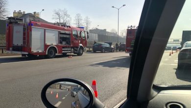 Ogromny korek utworzył się na DTŚ w Chorzowie. Na pasach jezdni w stronę Katowic doszło do dwóch karamboli - w pierwszym zderzyły się 3 samochody, w drugim, w tym samym niemal miejscu - 5 (fot.alarm@tvs.pl)