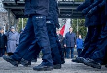 Ślubowanie nowych policjantów w Katowicach. Śląska policja ma setkę nowych mundurowych! (fot.slaskie.pl)