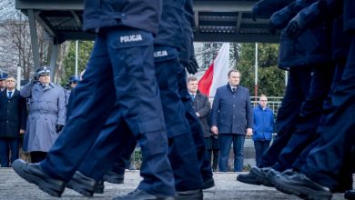 Ślubowanie nowych policjantów w Katowicach. Śląska policja ma setkę nowych mundurowych! (fot.slaskie.pl)