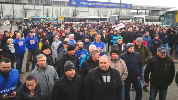 Protest pod fabryką Fiata w Tychach! Pracownicy domagają się podwyżek