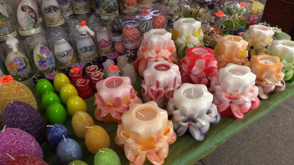 W Katowicach trwa coroczny Jarmark Wielkanocny. Na kilkunastu stoiskach mieszkańcy mogą kupić między innymi pisanki wykonane różnymi technikami, palmy wielkanocne, dekoracje, czy wielkanocne przysmaki
