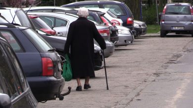 Bielsko-Biała: Weszli do mieszkania seniorki i ukradli jej pieniądze. Policja szuka "pracowników wodociągów"