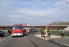Groźny wypadek na DTŚ-ce w Zabrzu! Policja szuka kierowcy fiata seicento (fot. KMP Zabrze)