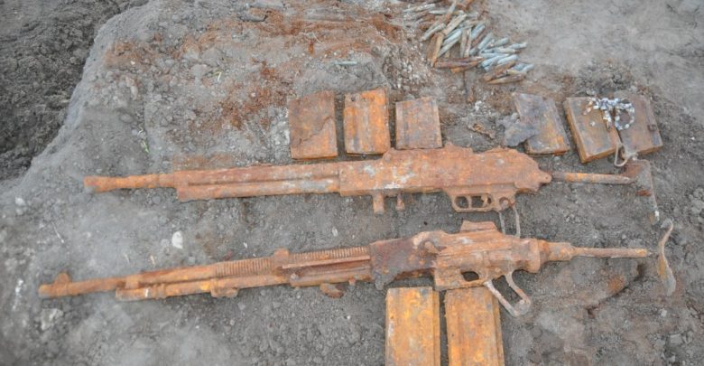 Podczas prac w ogródku znalazł dwa karabiny maszynowe i amunicję [FOTO] (fot. Policja Lubelska)