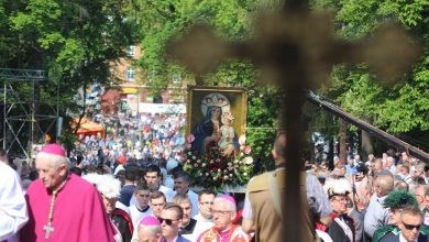 Stanowa Pielgrzymka Mężczyzn i Młodzieńców do Piekar Śląskich Na piekarskim wzgórzu modliło się dzisiaj 80 tysięcy osób (fot.Archidiecezja Katowicka)