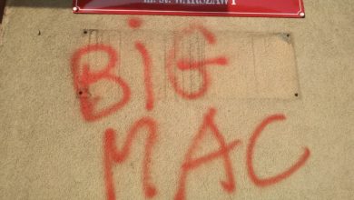 zniszczył strażakom budynek komendy i wóz bojowy. Powód? Bo przeszkadzają mu samochody wyjeżdżające do akcji! (fot.policja)