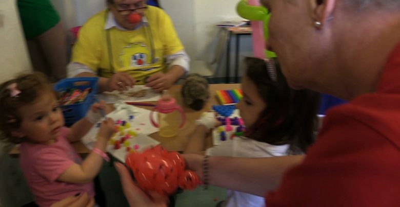 Sosnowiec: Dr Clown w Szpitalu Pediatrycznym, czyli Dzień Matki na wesoło i kolorowo!