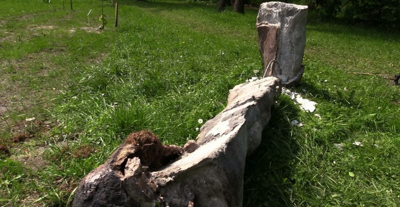Katowice: Rzeźba matki z dzieckiem na Muchowcu zniszczona! To uczestnicy Juwenaliów?