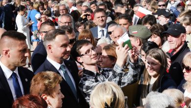 Prezydent Andrzej Duda odwiedził dziś Mysłowice i Świętochłowice, gdzie spotkał się z mieszkańcami tych miast. Prezydentowi towarzyszył wojewoda śląski Jarosław Wieczorek (fot.ŚUW)