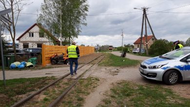 Zderzenie kosiarki spalinowej z wąskotorówką. 5-latka w szpitalu (fot.Policja Pomorska)