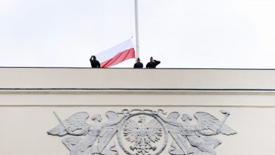 Katowice: Specjalna flaga od Prezydenta RP powiewa już nad gmachem Sejmu Śląskiego (źr:ŚUW)