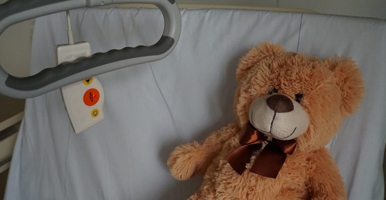Ministerstwo Zdrowia: Zwolnienie z opłat za pobyt przy łóżku dziecka w szpitalu (fot.poglądowe/www.pixabay.com)