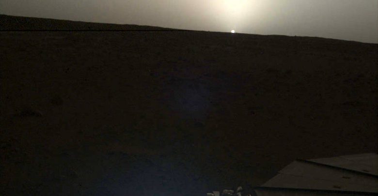 Zobacz jak wygląda wschód i zachód słońca na Marsie. Nasa publikuje zdjęcia