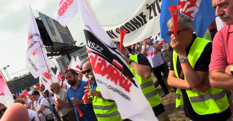 Katowice: Protest pracowników spółki Tauron-Dystrybucja. Żądają podwyżek i innej polityki kadrowej