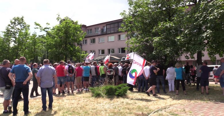 Co dzieje się w Hucie Częstochowa? Dziś odbyła się pikieta pracowników [WIDEO] (fot.mat.TVS)
