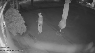 Napadł z bronią na sklep. Szuka go policja. Poznajesz go? [WIDEO]