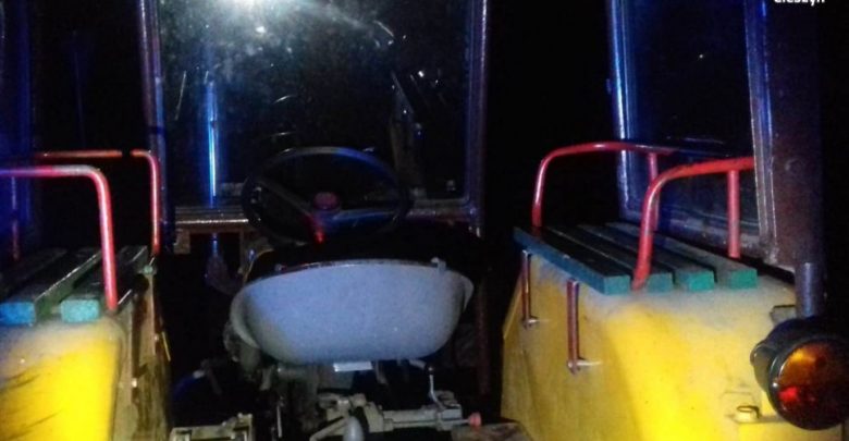 Kompletnie pijany traktorzysta wiózł pięć osób. Do tego nie miał prawa jazdy