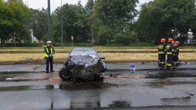 Tragiczny wypadek w Dąbrowie Górniczej. Jeden kierowca zginął, drugi był pijany (fot.Śląska Policja)