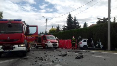 Kierowca i kilkomiesięczne dziecko zginęli! Osobówka zderzyła się z autobusem! Koszmarny wypadek w Raciborzu! (fot.Policja Śląska)