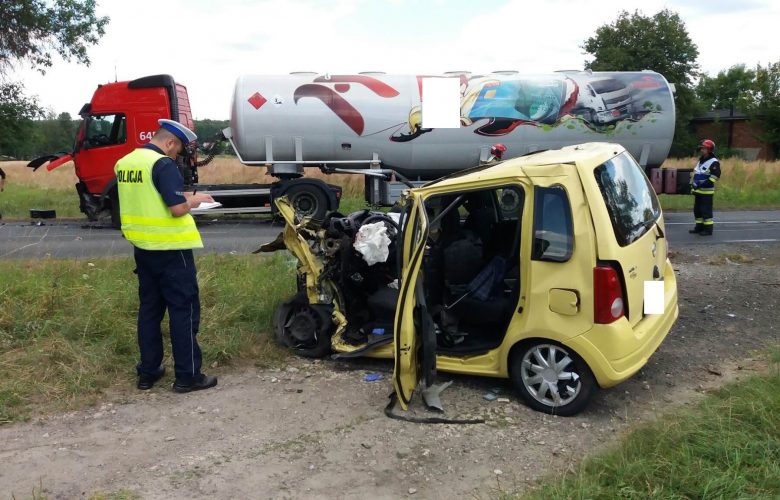 Śląskie: Śmiertelny wypadek pod Lublińcem! 81-latek wjechał pod cysternę! (fot.Paweł Smalcerz)