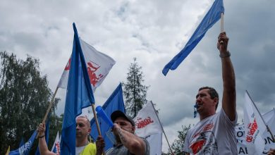 Związkowcy z ArcelorMittal protestują w Dąbrowie Górniczej! Nie chcą dopuścić do wyłączenia pieca! [WIDEO]