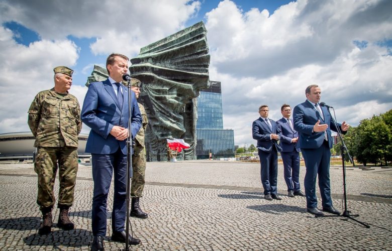 15 sierpnia ulicami Katowic przejdzie defilada „Wierni Polsce”. Weźmie w niej udział ponad 2600 żołnierzy Wojska Polskiego oraz ponad 190 pojazdów i jednostek sprzętu wojskowego, w tym 60 samolotów (fot.slaskie.pl)