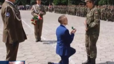 Ależ zaskoczenie! Oświadczył się swojej dziewczynie podczas przysięgi wojskowej!