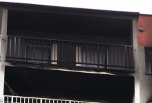 Tragiczny pożar w Zabrzu. Paliło się mieszkanie na 10. piętrze bloku przy ul. Franciszkańskiej. Jedna osoba zginęła, a interweniująca na miejscu straż pożarna ewakuowała 44 osoby