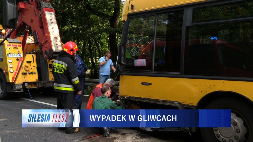 Dziś (8.08) około 7:30 na ulicy Toszeckiej w Gliwicach doszło do zderzenia autobusu miejskiego z dostawczym busem