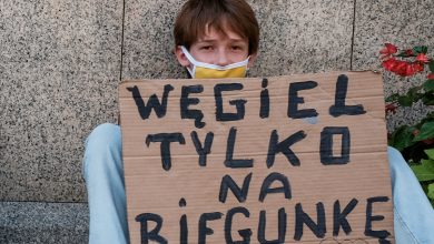 „Węgiel tylko na biegunkę”. Młodzi z Katowic wspierają strajk klimatyczny