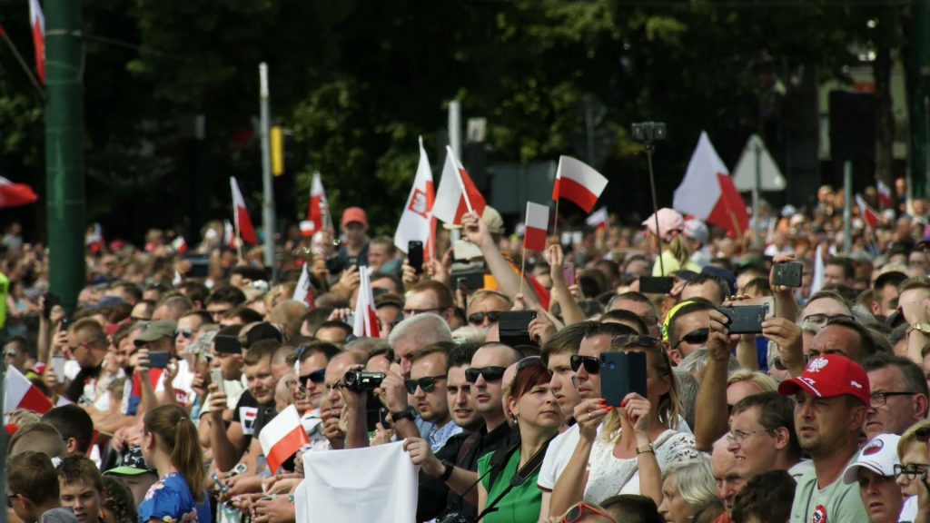 Tłumy gości z całej Polski oglądały dzisiaj w Katowicach przemarsz 2600 żołnierzy, przejazd 185 różnego typu pojazdów i przelot 60 samolotów i śmigłowców