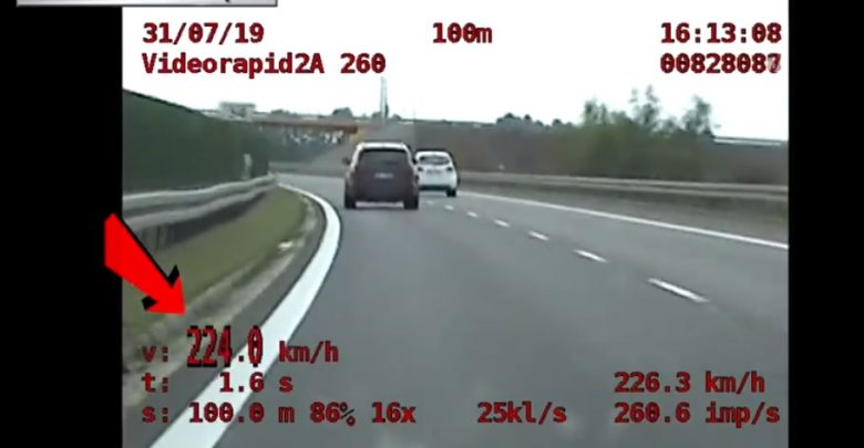 Jechał Audi 224 km/h! Policjanci z grupy SPEED ledwo dali radę go dogonić!