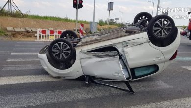 Groźny wypadek na DW 911 w Piekarach Śląskich! Samochód dachował na skrzyżowaniu