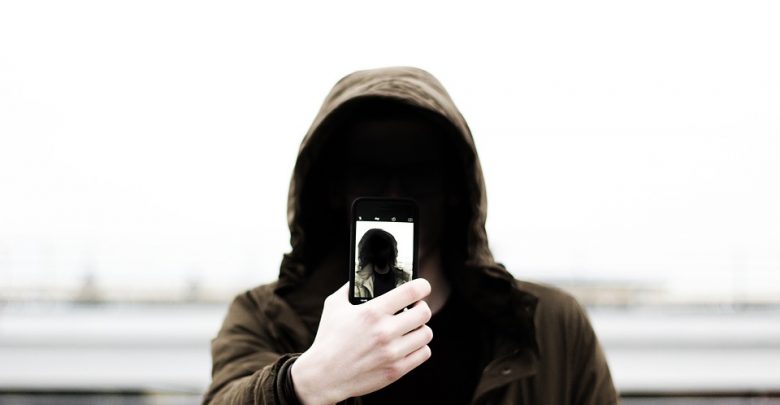 Ukradł telefon, zrobił sobie nim selfie i wpadł. Teraz czeka go 5-letnia odsiadka (fot.poglądowe/www.pixabay.com)