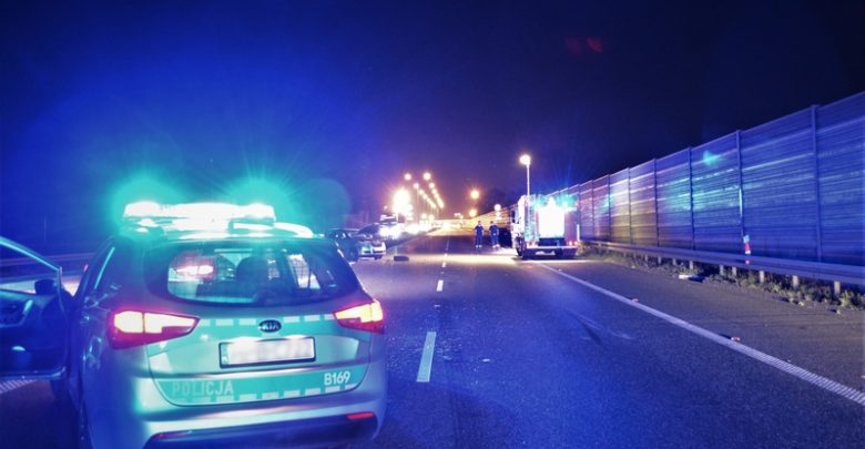 Śmiertelny wypadek na A4 tuż przed punktem poboru opłat. Nie żyją dwie osoby (fot. Policja Wrocławska)