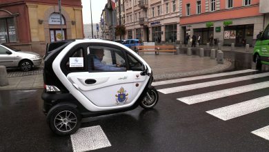 Z Katowic do Watykanu. Chcą dać papieżowi elektryczny samochód! [WIDEO]