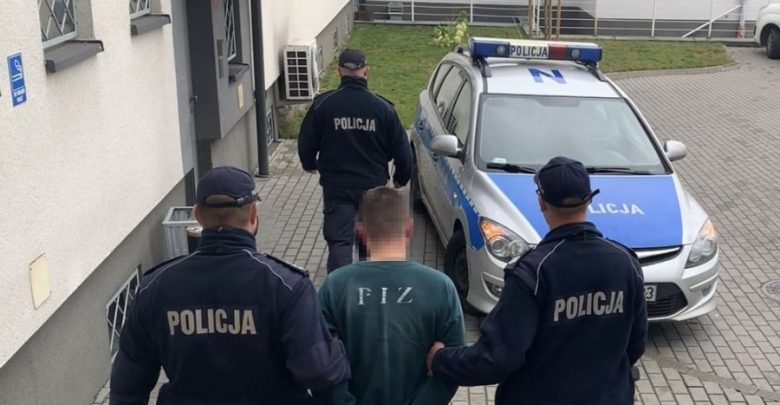 24-latek wypchnął staruszkę przez okno. Kobieta nie żyje (fot.policja.pl)