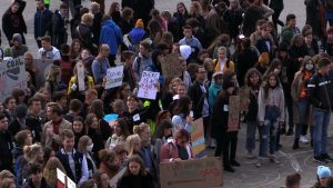 Krzyczeli i śpiewali żeby ratować planetę! Młodzieżowy Strajk Klimatyczny odbył się w Katowicach