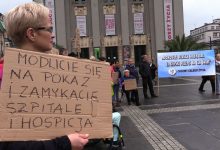 Katowice: "Doroślaki" protestują. Opiekunowie żądają zmian w systemie opieki nad niepełnosprawnymi