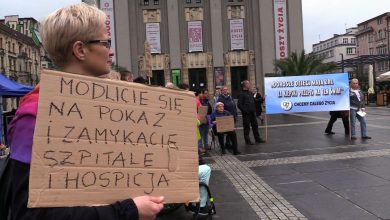 Katowice: "Doroślaki" protestują. Opiekunowie żądają zmian w systemie opieki nad niepełnosprawnymi