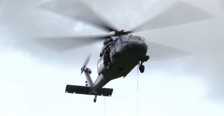 W Porębie odbyło się szkolenie wysokościowe z wykorzystaniem śmigłowca Black Hawk